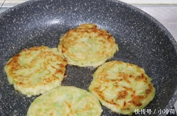 回味|这块小饼当早餐,家人吃1次回味3天,简单好做,成本实惠,好吃