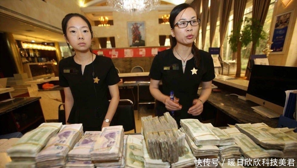 夫妇|农村夫妇带14麻袋零钱买房, 攒了30年, 最终金额让人十分佩服