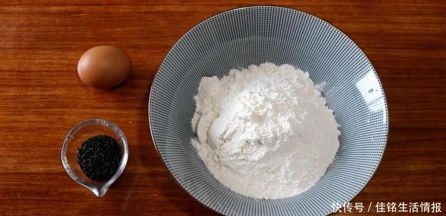 详细|想吃馓子不用买,教你详细做法和比例,咸香酥脆,小时候的味道