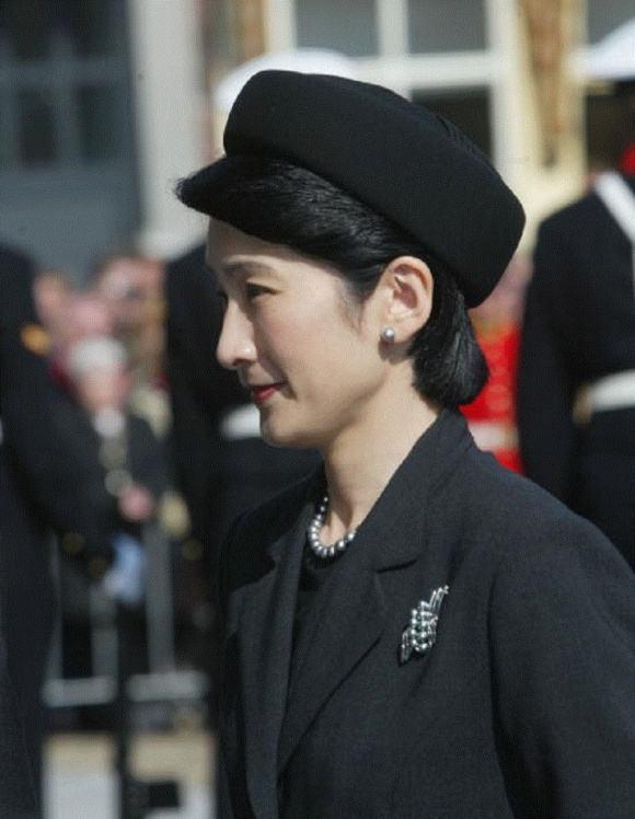 纪子|真子公主渴望拿钱离开王室,但纪子妃却拦着,要她帮弟弟登上王位