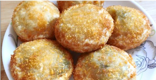 油炸|正宗油炸糕做法,糯米粉开水烫一烫,个个空心不塌陷,吃着不油腻