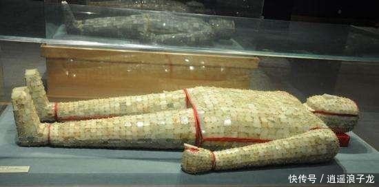 金缕玉衣|盗墓迷惑行为:盗墓贼为什么不盗“玉衣”,只盗“金缕”?