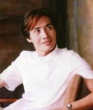 工作|52岁邓建国娶19岁“女儿”黄梓琪,90天离婚后,黄梓琪怎么样了