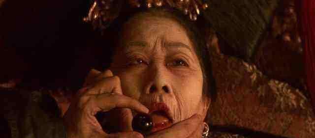 慈禧|孙殿英打开慈禧的墓门,赫然发现一堆孩童的尸骨,吓得魂不附体!