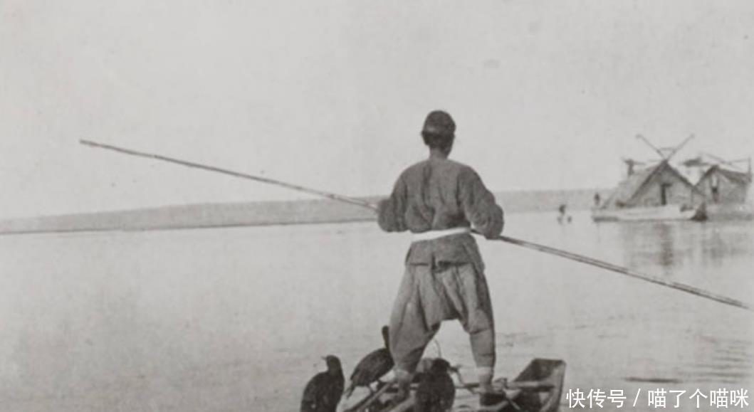 青楼女子|晚清老照片窈窕美丽的青楼女子，脚踏两只船的湖边渔民！