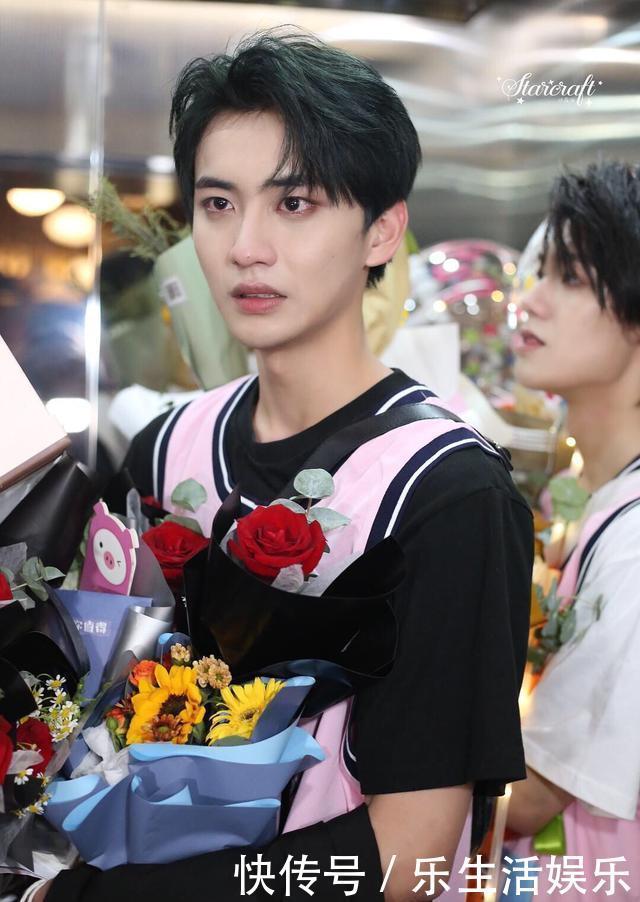 保送|《少年之名》被张PD保送的他,刚淘汰就接到戏约,颜值帅得很突出