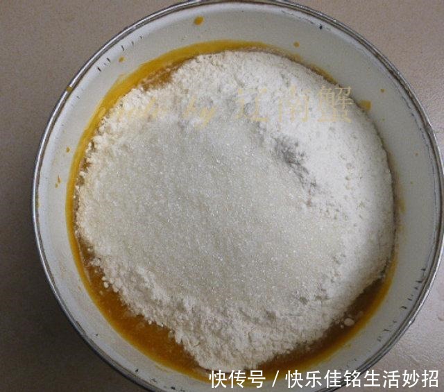 调色|今天用南瓜给发糕调色,纯天然的色素,很美的