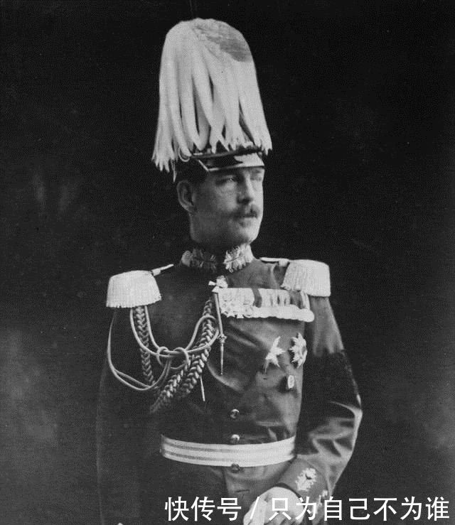 保护|为了保护自己的爱犬，希腊国王被猴子咬伤，却意外导致25万人死亡