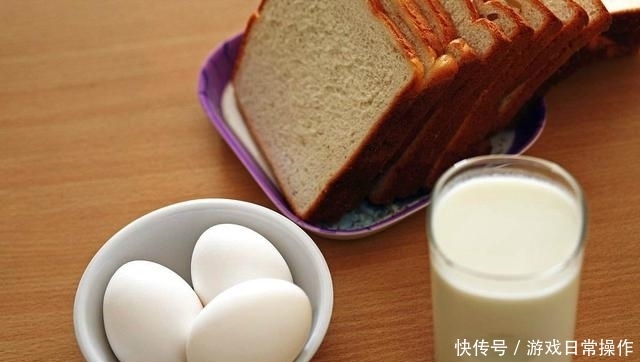  完整|水煮荷包蛋，千万不要沸水下锅，多加一步，鸡蛋完整不出沫