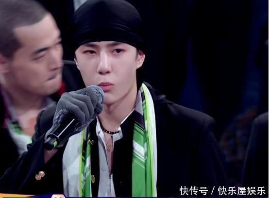  舞台|这就是街舞王一博水舞台太炸了，张艺兴：美中不足，一博没脱！