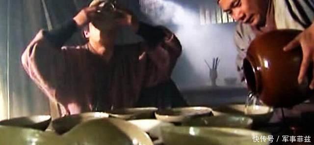 武松|为什么《水浒传》里武松喝酒要用那么多碗,喝一碗就换一只碗!