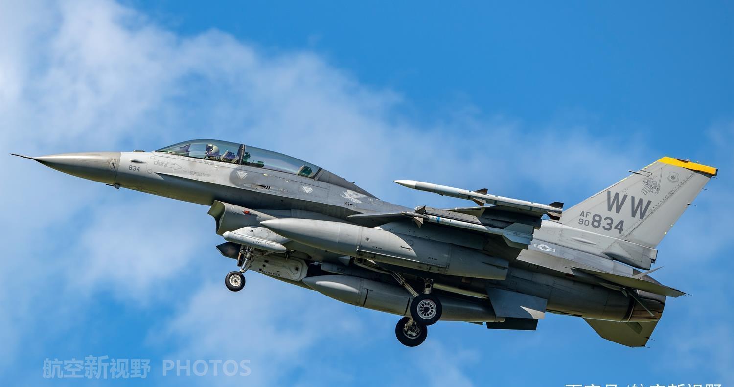 实拍|军迷深入国外基地实拍,美国空军F-16战斗机,服役多年不减当年