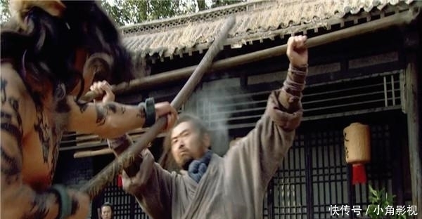  侠义精神|《水浒传》中有两个侠士，一个是鲁智深，另一个是他