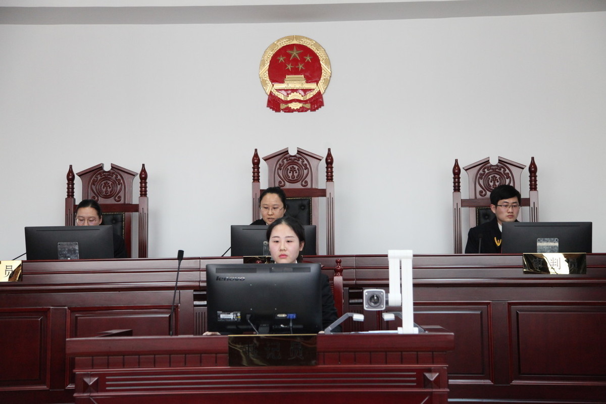 新郎|新郎接亲遇车祸致瘫获赔100万，新娘“离婚！赔偿我要分一半”