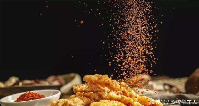 金黄|炸酥肉,用面粉用淀粉都不对,大厨教你技巧,金黄酥脆,放凉不软