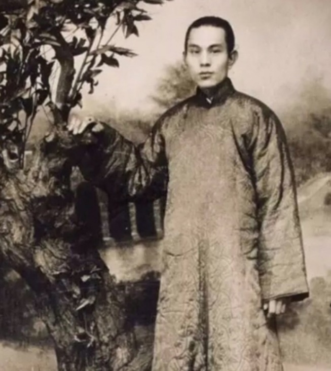 霸气|民国美女孟小冬和黑老大杜月笙老照片，风华绝代配清俊霸气！