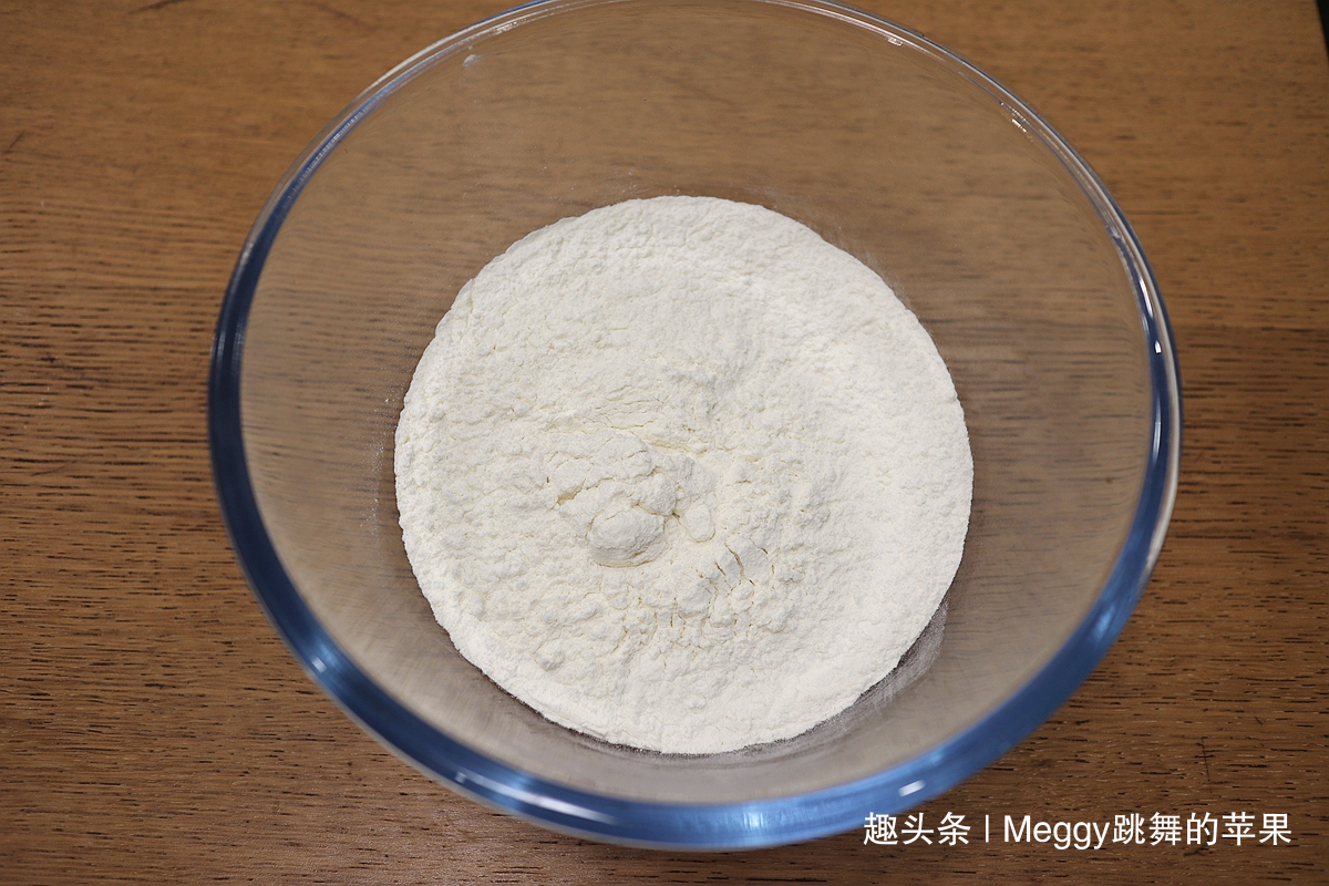 中筋面粉|别争了!外酥里嫩的葱花饼,凉水还是热水揉面跟我学,全会了