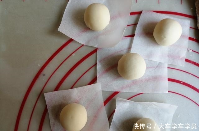 粉色面团|详细教你做出抖音里很火的母子猪馒头,让你新年红遍朋友圈!