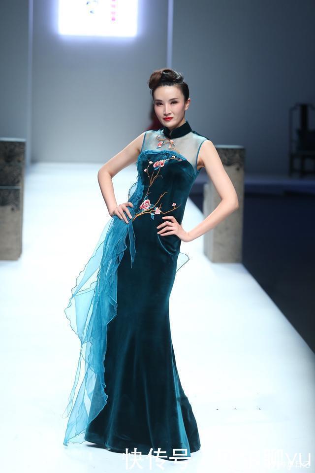  身材|适合穿旗袍的女人，身材一定是符合这5个特征，瘦真的不在其中