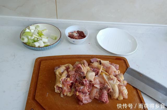  一锅端|大热天不想做饭，老公出绝招，鲜美好吃一锅端，25元钱喂饱全家