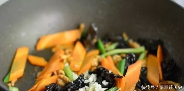 秋天|秋天就吃这道菜,荤素搭配味道好,1顿饭吃这1道菜就够了!