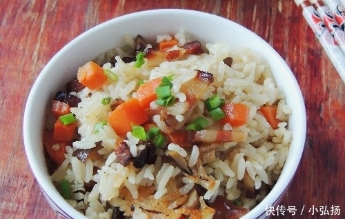  胡萝卜|夏天的懒人焖饭，饭菜一锅出，有肉有菜营养均衡，比外卖还省时