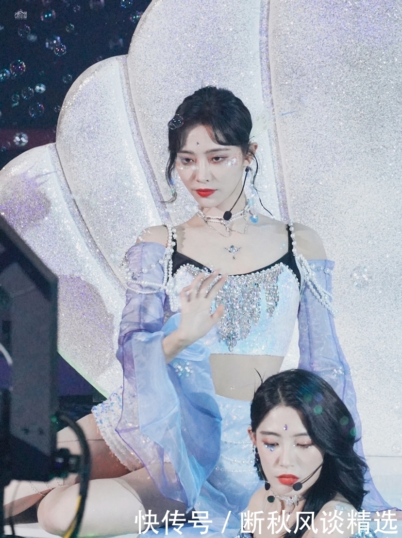 水中|SNH48年度总决选,许佳琪戴萌水中舞蹈