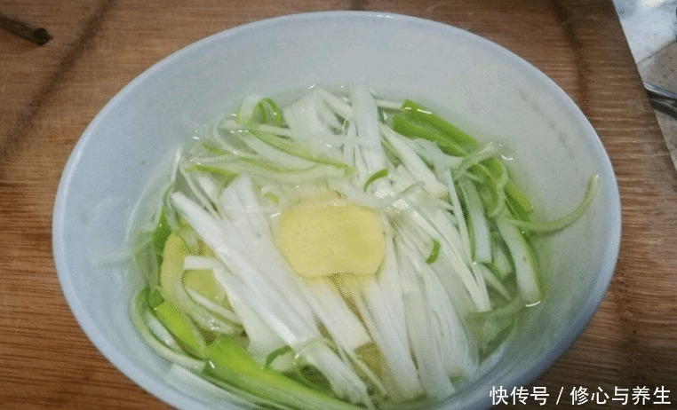 打水|59岁老师傅说调饺子馅时,有2种料不可缺少,少一种饺子都难吃