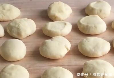 食谱|家常食谱,茄子鸡蛋包子的做法,绵软鲜香,口感特别好吃