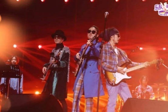  操作|乐队的夏天节目中，后沙的表现力极差，现场反响也差