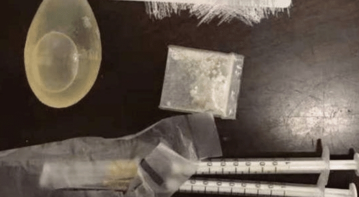 裤裆|女子裤裆藏尿坐火车, 一查身份证也不对? 网友: 渣操作