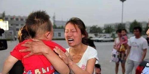 李女士|小乞丐路上认出妈妈，亲妈却直接推开我孩子在家，我不是你妈