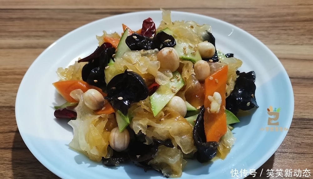  好吃|凉拌银耳，用不用焯水？大厨教你正确做法，脆嫩爽口，好吃又营养