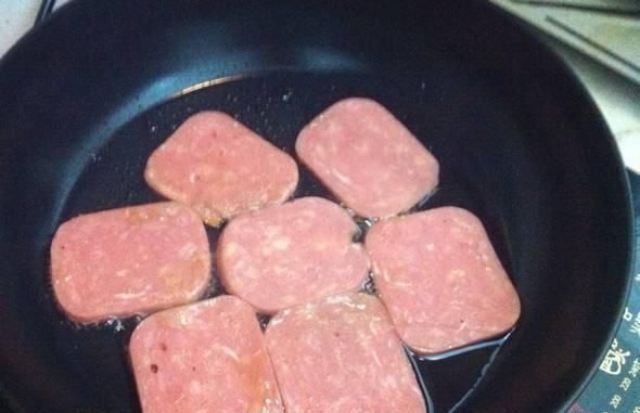 鸡蛋|鸡蛋火腿三明治,5分钟就能搞定的低脂早餐,早餐自己做