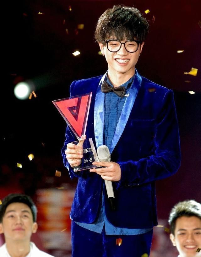  感情|白举纲和左立在《歌手2020》的行为暴露了“13届快男”的感情