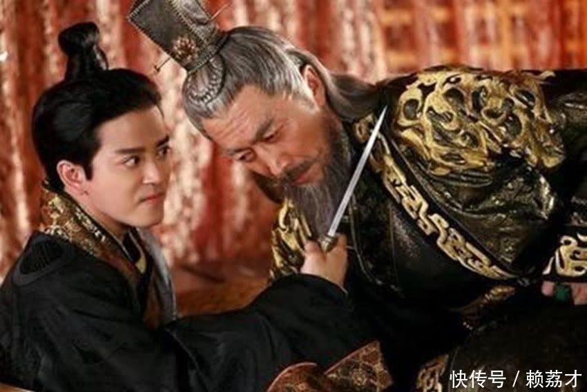 身上|此人身上长有特殊纹路, 皇帝觉得太像一个箭靶, 非要练习射箭