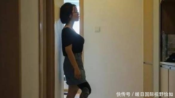 不已|花季少女不给老人让座，全车乘客指责她，得知真相全车人羞愧不已