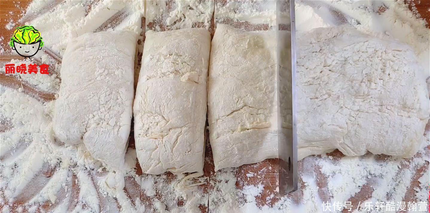 贴秋膘的时|油酥烧饼家常做法,又软又酥又香,比肉夹馍还好吃,做法详细讲解