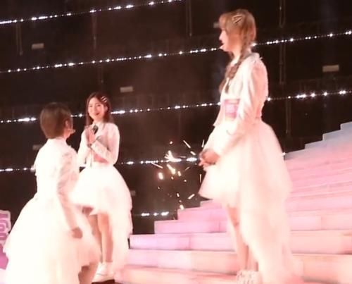 无视|《创3》成团夜郑乃馨“队友”关系暴露,无视刘些宁,不理赵粤,只关注一人