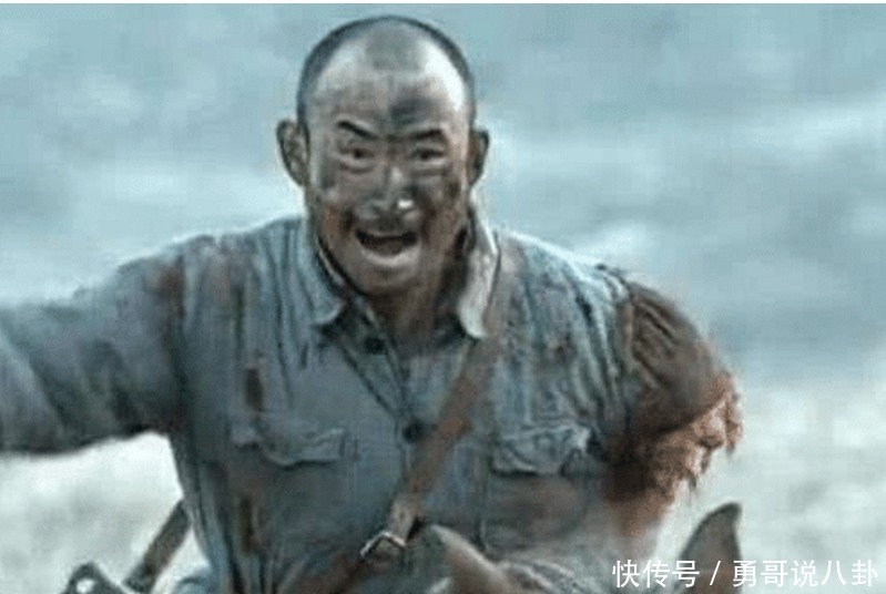  李云龙|《亮剑》因经费不足闹出不少笑话，骑兵团就俩马，李云龙当群演！