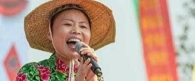 大道|草帽姐徐桂花,从《星光大道》走红后欺骗众人,如今被万人唾骂