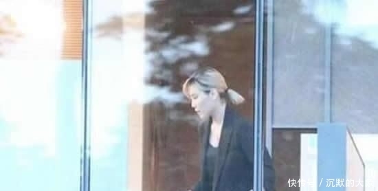 歌手|歌手李佳薇兼职房产中介 昔日铁肺女王为何沦落到如此地步