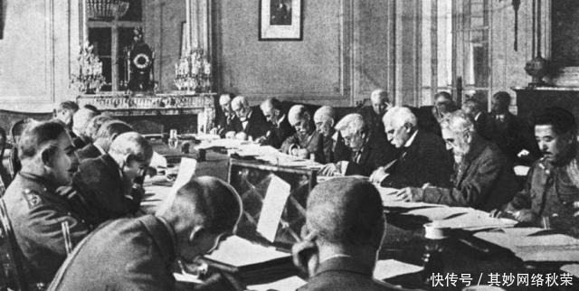 二战|百年前德国在法国签订投降协议结束一战，条约间接使德国发动二战