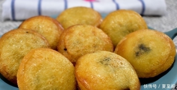 勺子|1碗面粉1个鸡蛋,教你早餐新做法,手没碰面就做好,比油条还好吃