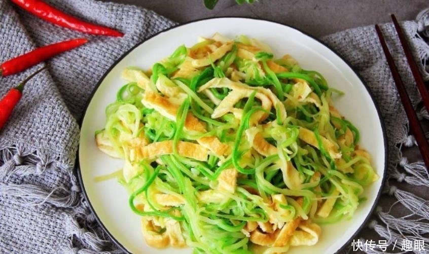 被誉为|它被誉为天然“补钙菜”,维C比冬瓜高,钙比牛奶高,孩子长个头