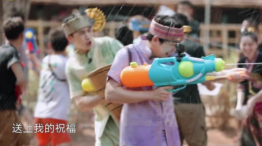  任嘉伦|《向往4》首个番外篇，献给了任嘉伦和谭松韵，人气高就是不一样