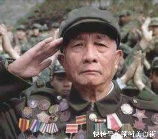 独自|对越自卫反击战,小战士独自抱炸药冲进敌军指挥部,缴枪不杀!