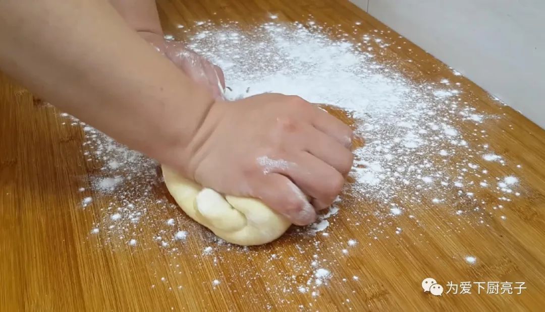 简单|红薯这么做太香了,加1碗面粉,个个松软香甜,出锅孩子们全抢光