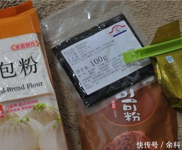 面团|玉米汁蘑菇面包，逼真，甜软上瘾