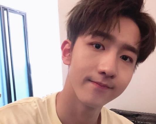 训练生|当韩国练习生有多苦周震南三个月才走出阴影,赵让被前辈欺负